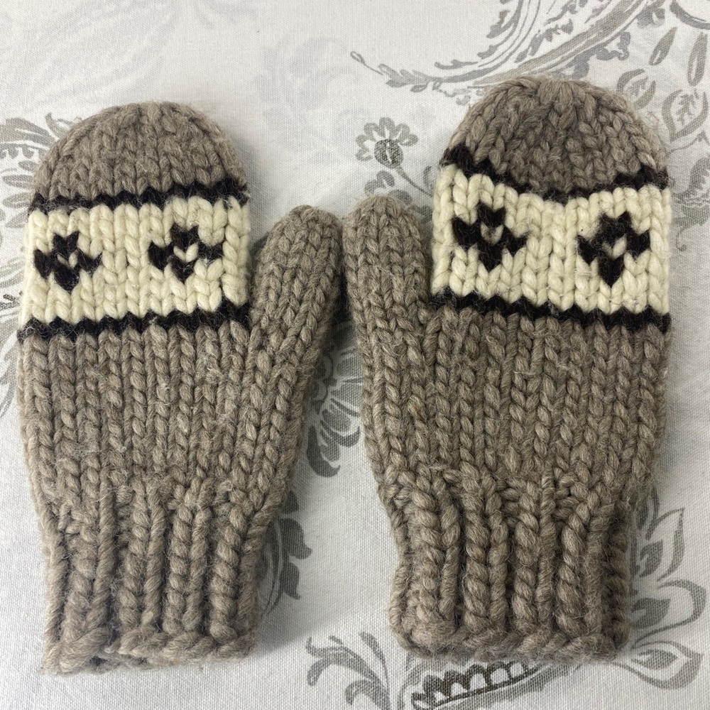Vintage Cowichan Virgin
Wool‎ Mittens
